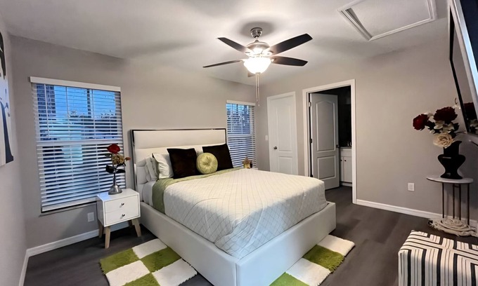 Citrus Springs Casa | 2 Habitaciones/2 Baños casa moderna y cómoda a solo 1.5 horas de Orland