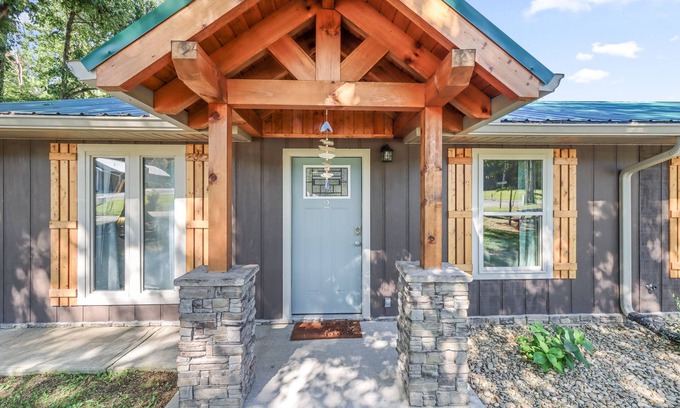 Ten Mile Condominio | 2 bedrooms, 2 baths, 1000 sq ft lodge close to the lake.