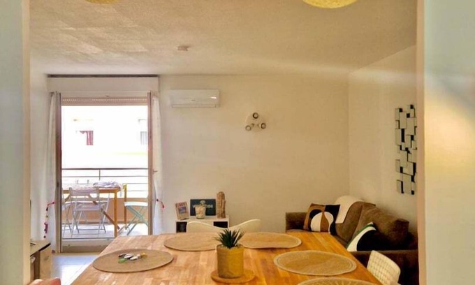 Costieres Apartamento | Le 14, 2 bedrooms, A/C, comfort, near highways