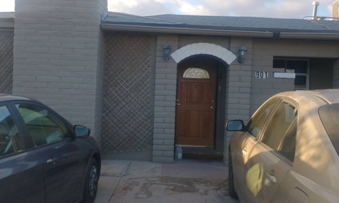 Tucson Casa | 2 bedrooms. Close to airport and Mall , Park. Bus stop