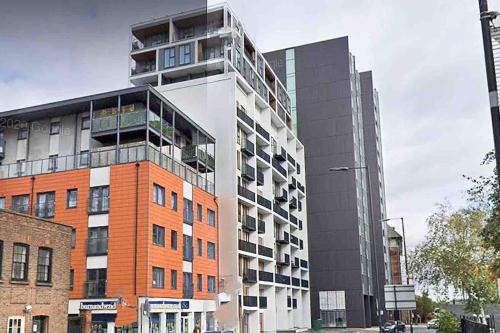 Sutton Central Apartamento | 2 bedrooms flat @ London Sutton Station Zone 5