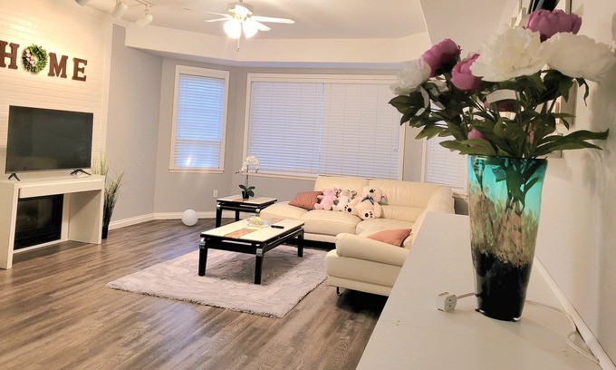 Lower Sumas Mountain Casa | 2 bedrooms in beautiful ground floor house.