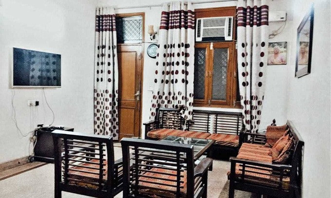New Delhi Apartamento | 2 bedrooms spacious private apartment