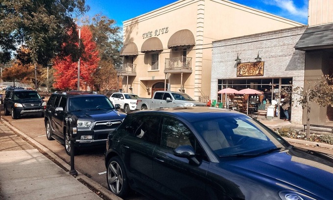 Oxford Apartamento | 2 BR / 2 BA UNIT! WALKING DISTANCE FROM SQUARE AND CAMPUS!!