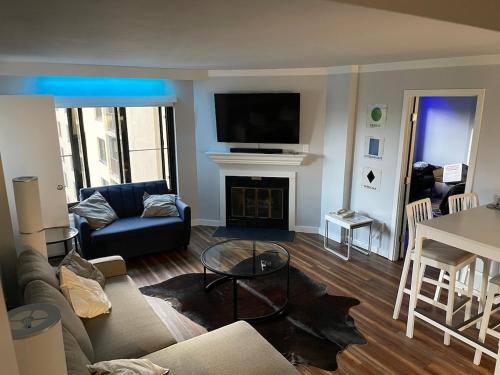Snowshoe Apartamento | 2 BR, 2 Bath Condo on the slopes with night skiing!