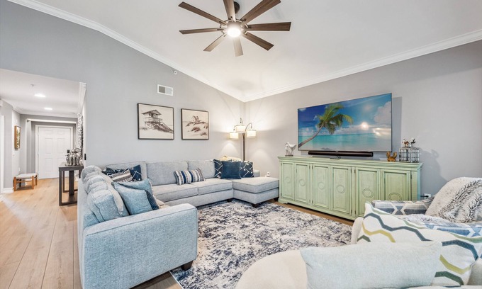 Tarpon Bay Condominio | 2 BR 2 Bath Newly Renovated Condo