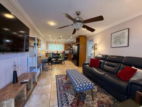 Highlands - Perkins Apartamento | 2 BR apartment with laundry pool