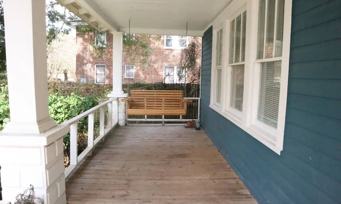 Springfield Apartamento | 2 BR Charming Duplex Apt in Historic Springfield - Close to Everything
