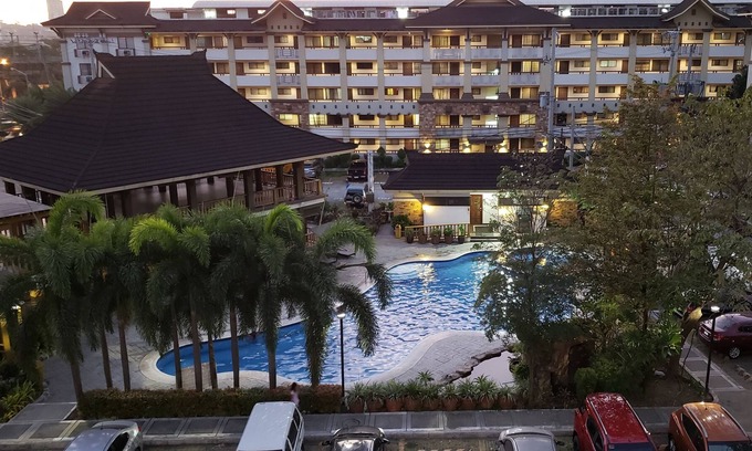 Santolan Condominio | Condominio de 2 dormitorios en Bali Oasis 1 a lo largo de la autopista Marcos Pasig