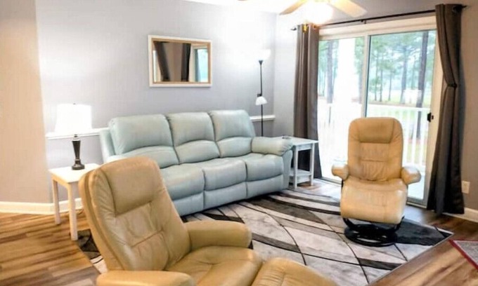 Calabash Condominio | 2 BR Condo overlooking first tee of Golf Course