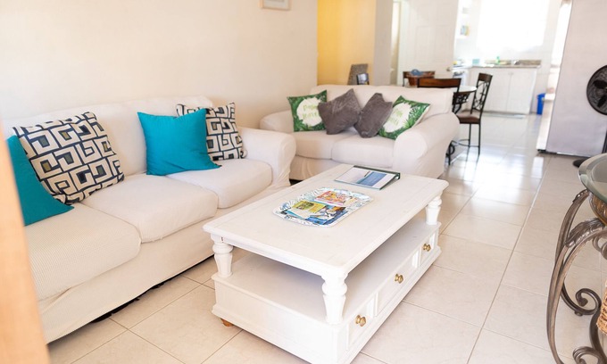 Maxwell Condominio | 2 BR Condo with Pool, jacuzzi and beach across the street. 5 star reviews bnb🏝️