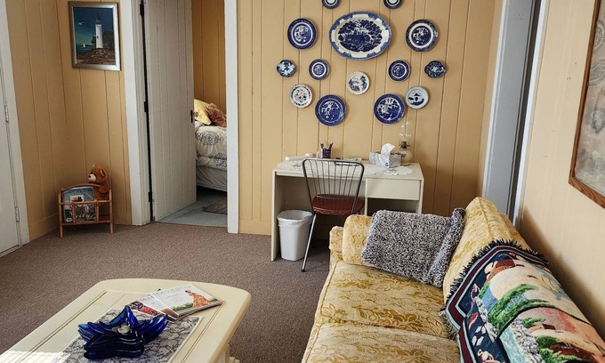 Greenbush Cabaña | 2 BR Cottage on the Sandy Beaches of Lake Huron- Greenbush- Sunrise Side