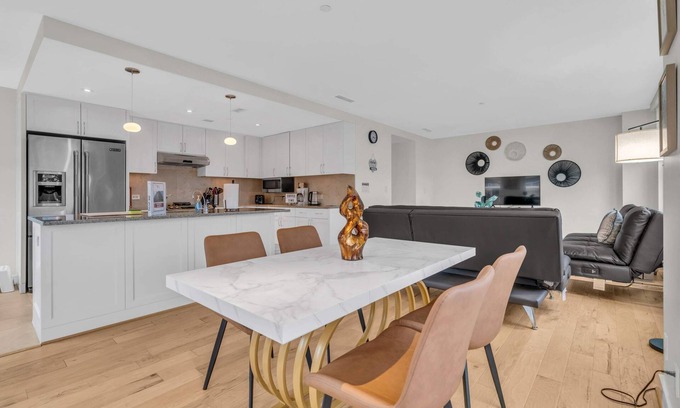 Chinatown Apartamento | 2 BR Fully Furnished Apartment at Penn Quarters - Surrounded by Best Restaurants