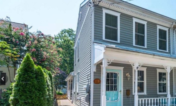 Eastport Casa | 2 BR home on quiet street in Eastport with lovely screened porch.