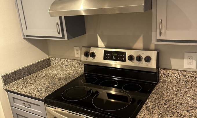 Hillwood Casa | 2 BR Loft 10 min from downtown