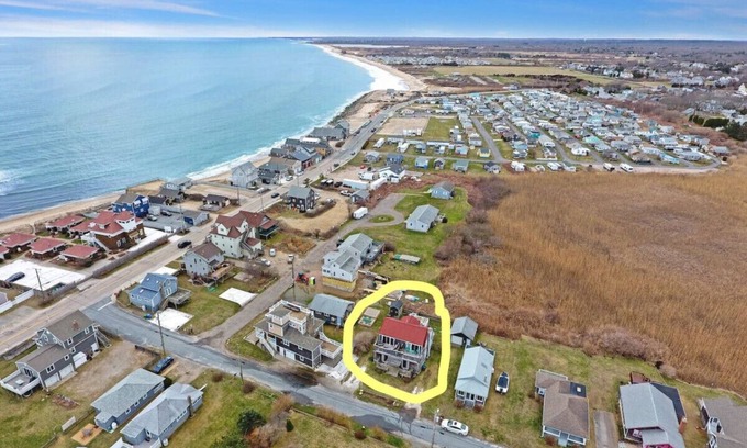 Matunuck Casa | 2 BR Matunuck Beach House, 1 Block from Ocean