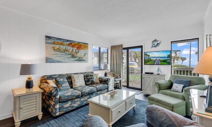 Myrtle Beach Apartamento | 2 BR Ocean Forest Villa Steps Away From Pristine Sandy Beaches