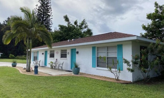 Laurel Villa | 2 BR VILLA SUITE w/ queen bed