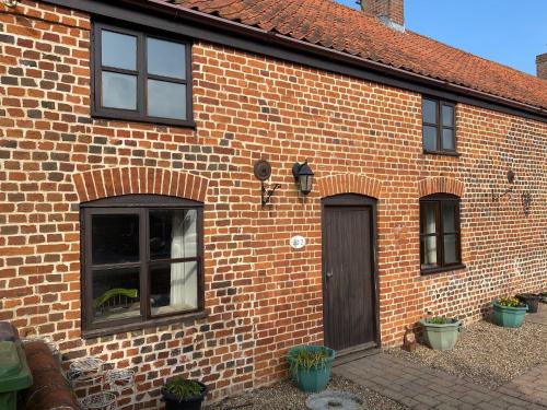 Dilham Casa | 2 Brickground Broads getaway for the whole family