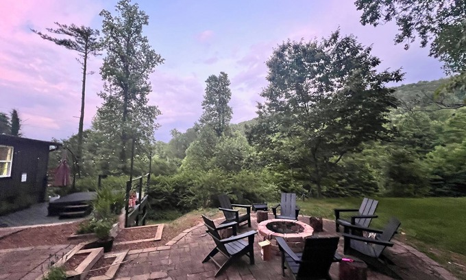 Clayton Cabina | 2 CABINS, 3 ACRES- HOT TUB VIEWS & ACCESS TO THE STATE PARK TRAILS