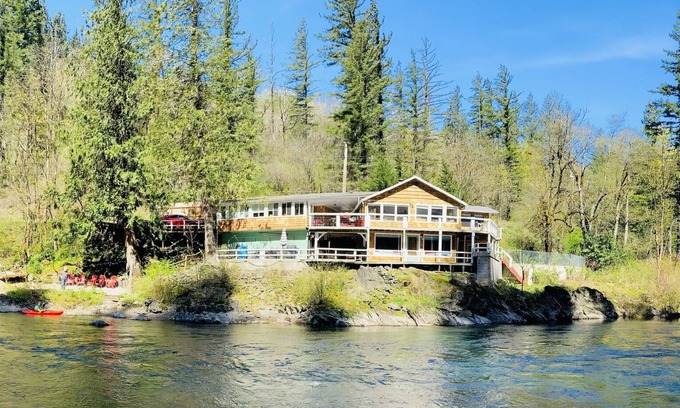 Washougal Cabina | Cerrar en la cabaña del río Washougal