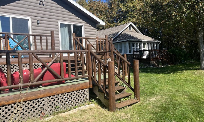 Ponshewaing Cabina | 2 Cabins on Crooked Lake