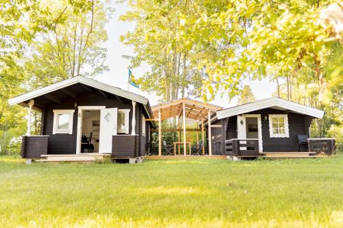 Kastlosa Casa | 2 Cabins with panoramic window, A Hiker's and Birdwatcher's Paradise