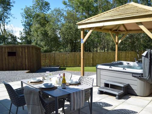 Boncath Casa | 2 Cilwendeg Lodge