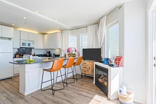 Cayucos Casa | 2 Coastal Studios at Cayucus Beach Access Ocean Views