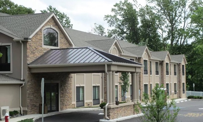 Monmouth Junction Casa | 2 Comfortable Units, Free Breakfast, Close to Major Malls & Movie Theaters!