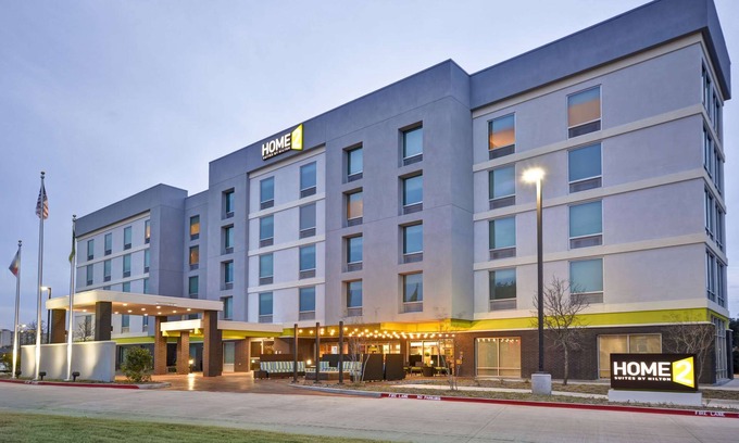 Vickery Meadow Apartamento | 2 Connecting Suites at a Hotel