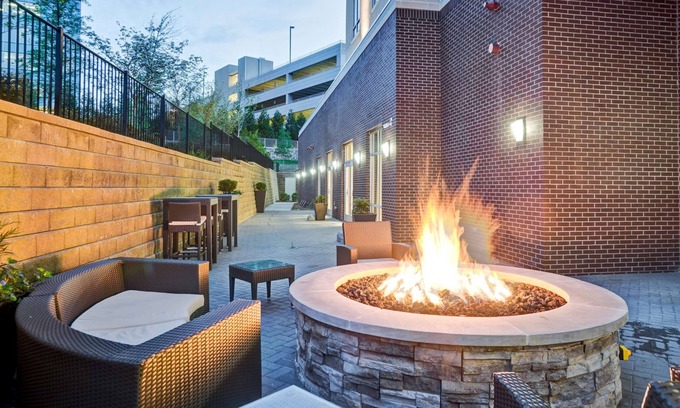 Franklin Apartamento | 2 Connecting Suites at a Hotel