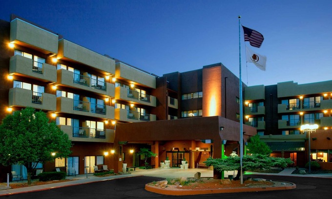 Southside Casa | 2 Connecting Suites at a 4⭐️ Hotel