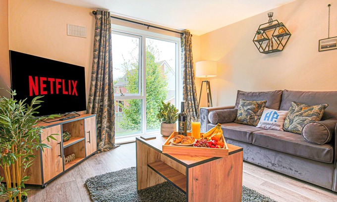 Milton Keynes Casa | (2) Countess Way - 2 bed, 2 bath apartment