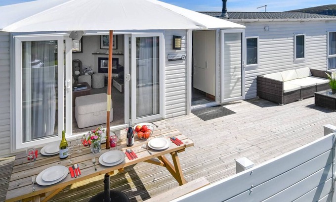 Rhyd-y-clafdy Chalet De Esquí | Con estilo en todo, este chalet contemporáneo en el atractivo parque de vacaciones de Crugan ofrece una perfecta s
