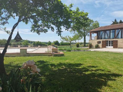 Aujan-Mournede Casa | 2 Dépendances en pleine campagne