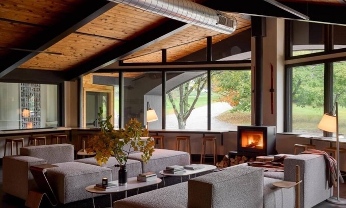 Stowe Area Hotel | 2 Deluxe Double Queens | Tälta Lodge, a Bluebird by Lark | with Indoor Pool