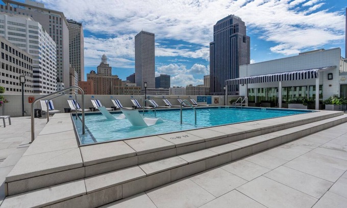Faubourg Delassize Apartamento | 2 Downtown Rooms with City Views & Easy Access to Caesars Superdome – 4 Blocks