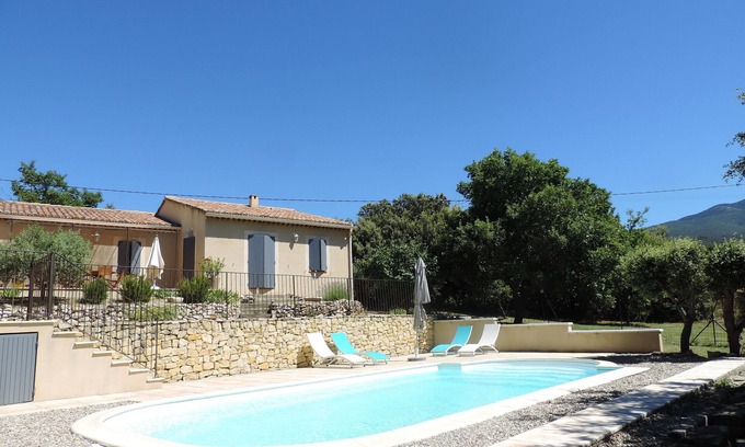 Bedoin Villa | Bedoin centro de la villa de 800 metros, piscina privada vallada a los pies del viento