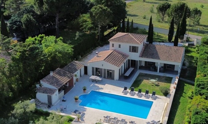 Maubec Villa | GRAN VILLA DE PERSONAJES EN EL CORAZÓN DE LUBERON