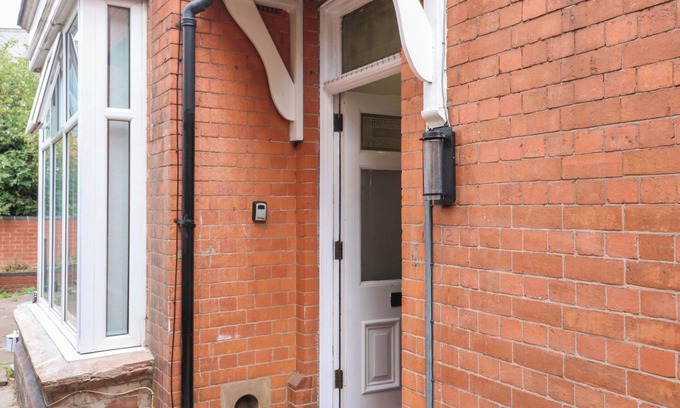 Thorpe Satchville Casa | 2 EVINGTON ROAD, pet friendly in Leicester