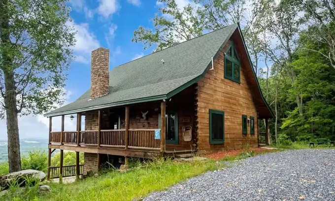 Luray Cabina | 2 Family Log Cabin ❃ A+ Vistas ❃ Starlink ❃ Fire Pit ❃ 15 miles to National Park