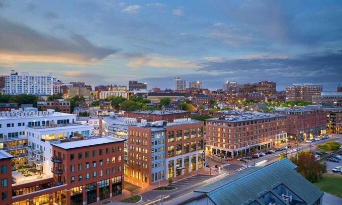 Portland Hotel | 2 Family Ready Rooms | Pet-Friendly Stay, Walking Distance to Museum of Art