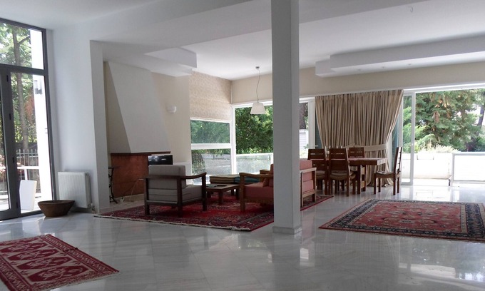 Ekali Apartamento | Casita de 2 pisos, ideal para una familia, espaciosa y moderna