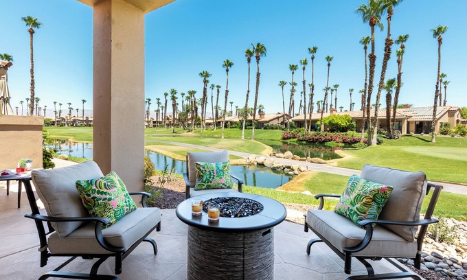 Palm Desert Condominio | 2 Guest Rooms on Tee Box #2 Palm Valley CC Includes Tennis & Athletic Membership