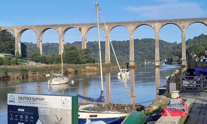 Calstock Apartamento | Stunning studio apartment with private courtyard