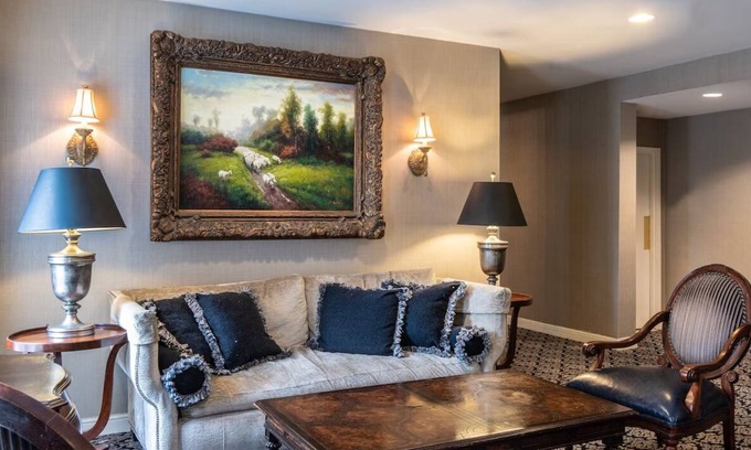Historic District Hotel | 2 Historic Ambiance Stays Perfect for Romantic Getaways - Pets Allowed!