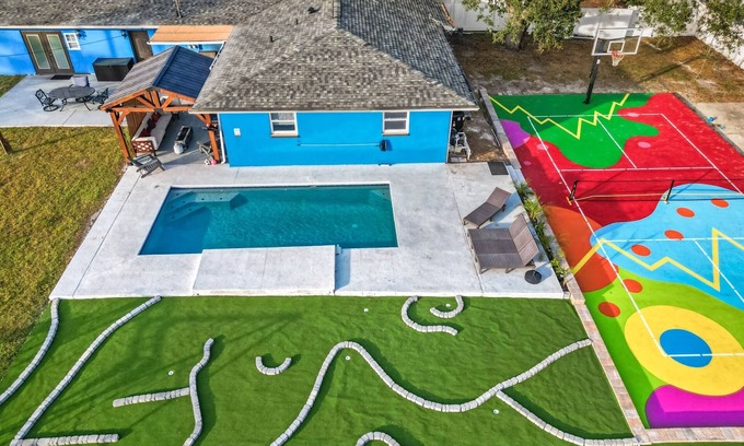 Clearwater Casa | 2 Homes- Heated Pool & Pickleball- The Dunedin Duo