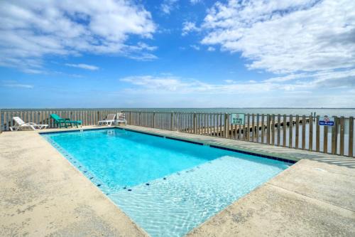 Flour Bluff Casa | 2 Homes on the Bay Shared Waterfront Pool Boat Dock Laguna Village Paradise