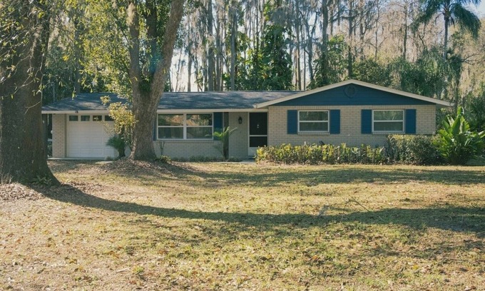 Greater Northdale Casa | 2 homes plus RV on lake